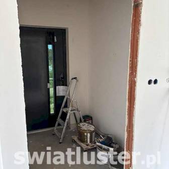 surowa wnęka drzwiowa